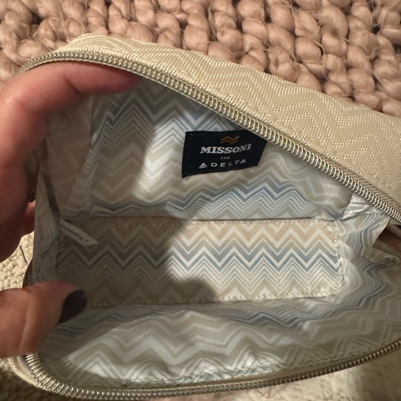 Missoni Zigzag Cream Cosmetic Bag - Picture 5 of 8